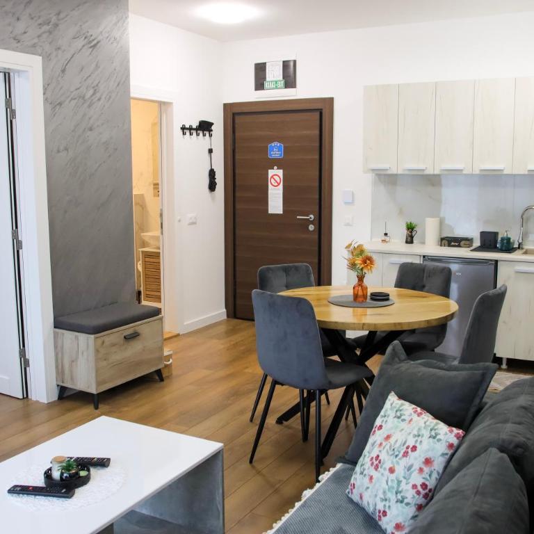 Apartment VIP - One-Bedroom Apartment - 14