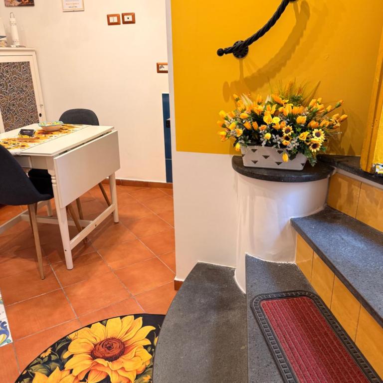 Giallo Napoli - Casa con 1 Camera da Letto - 12