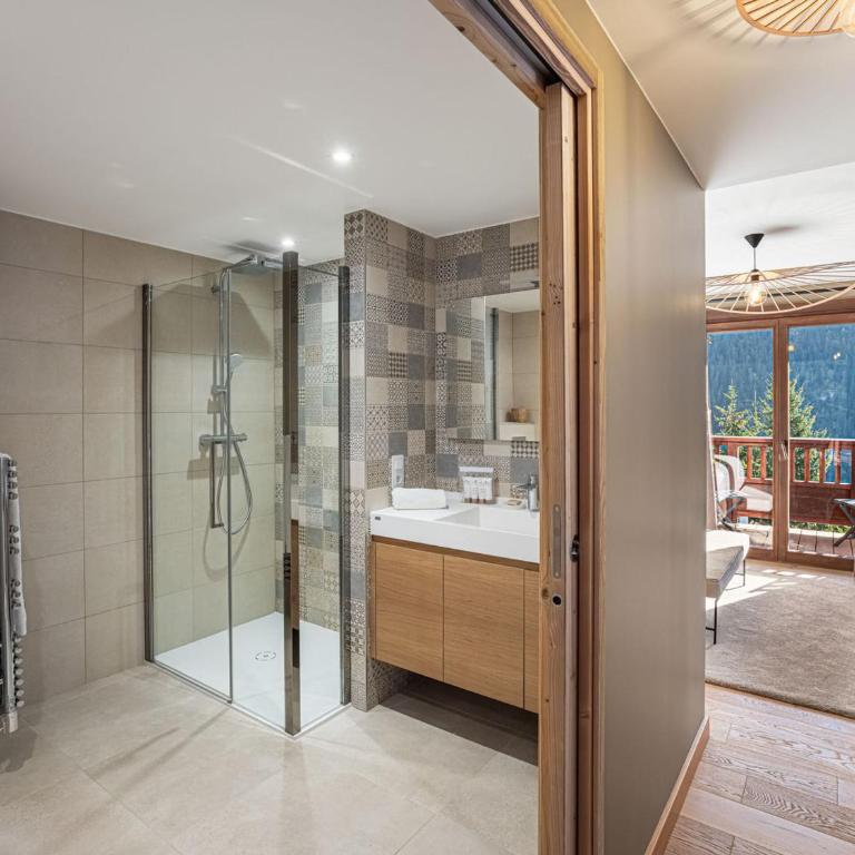Chalet mitoyen exceptionnel à Courchevel 1650, 4 chambres en suite, animaux admis - FR-1-563-137 - Chalet - 9