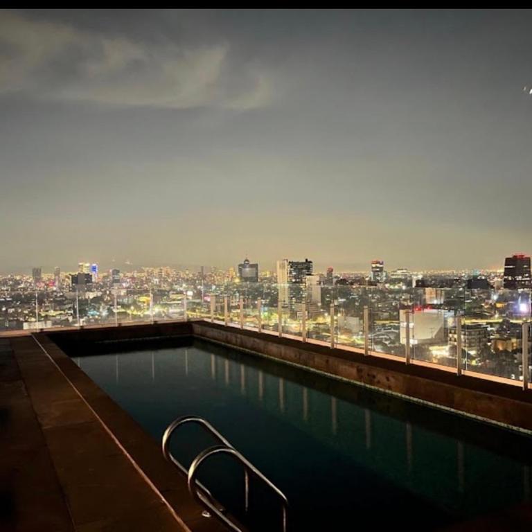 LUXURY Panoramic Sky Pool, Gym & Grill - Portal SA - Two-Bedroom Apartment - 24