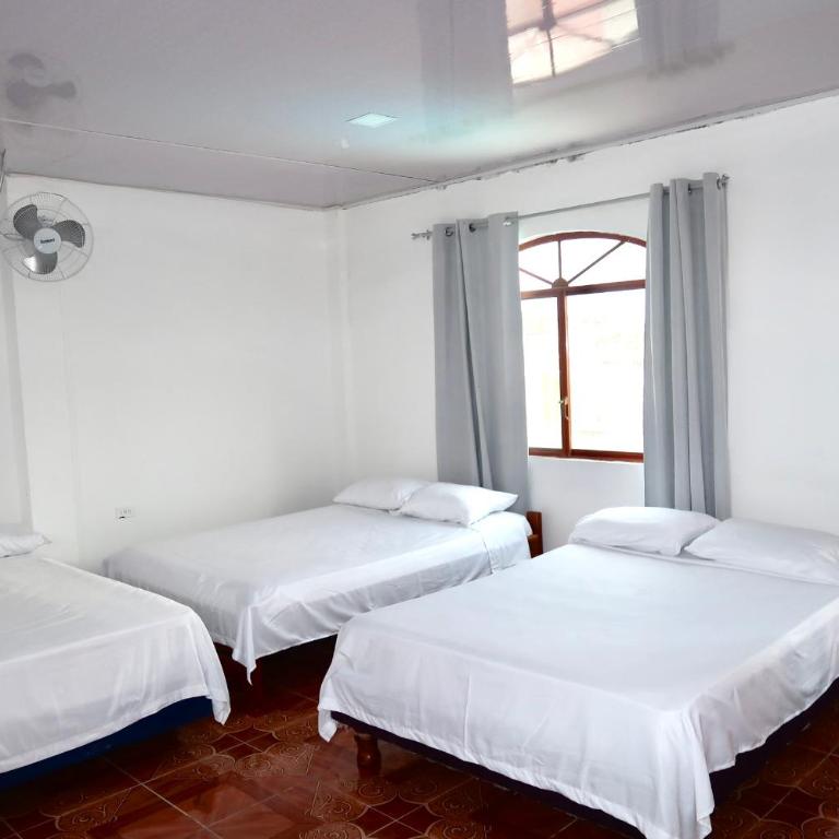 Hotel Pedernales MrRobert - Standard Family Room - 3