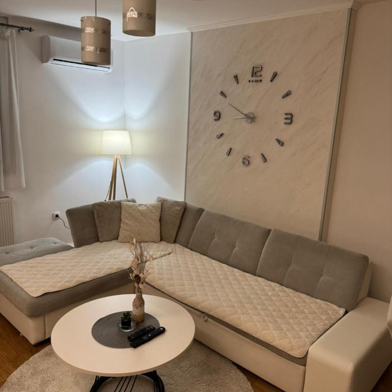 Stan na Dan-Apartman Smile Lukavica - One-Bedroom Apartment - 5