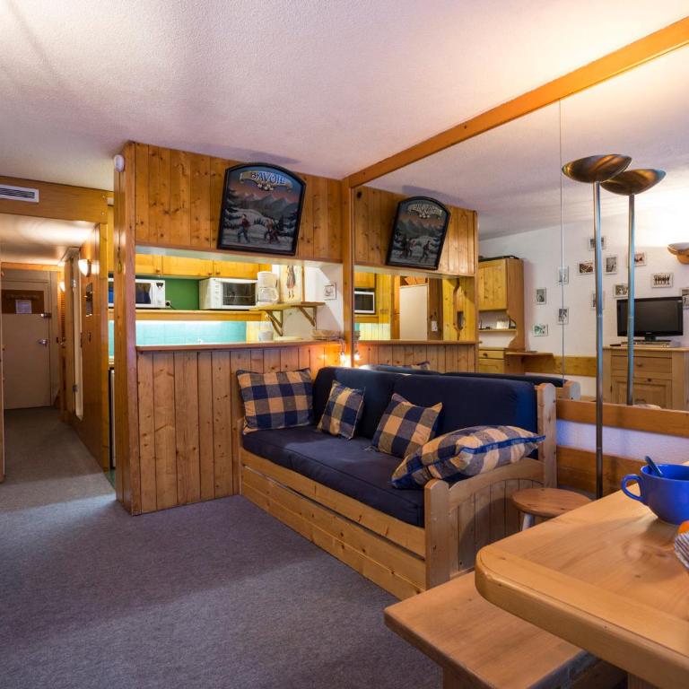 Studio rénové 5 pers, ski aux pieds, balcon, animaux admis - FR-1-346-436 - Studio - 1