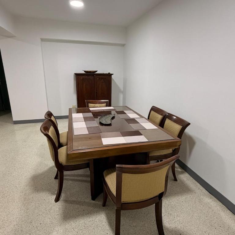 Prados del Este Frente a Centro Comercial Humboldt - One-Bedroom Apartment - 14