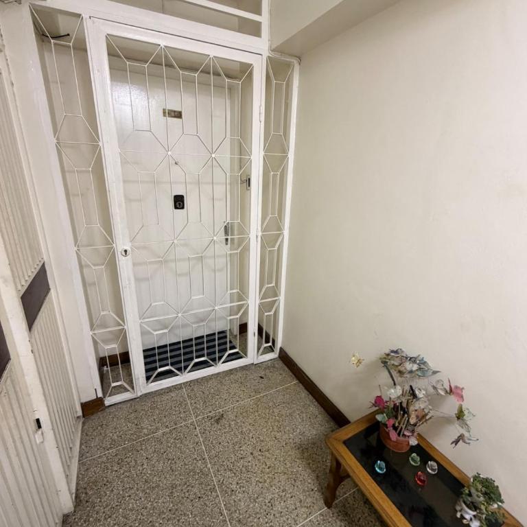 Prados del Este Frente a Centro Comercial Humboldt - One-Bedroom Apartment - 15