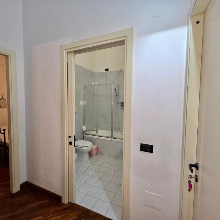 Sisters Guesthouse Cagliari Centro - Camera Familiare con Bagno Privato - 30