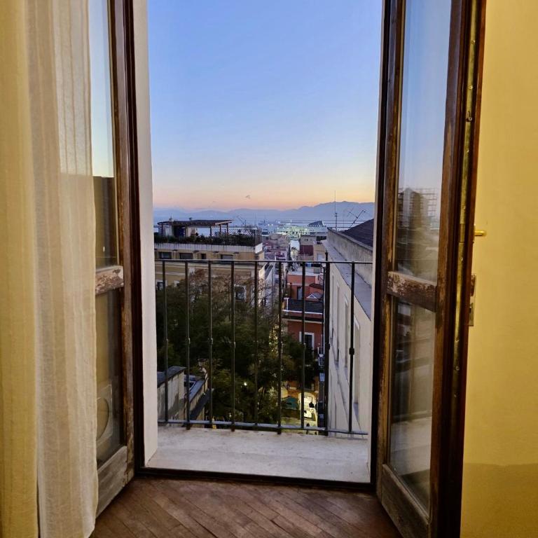 Sisters Guesthouse Cagliari Centro - Camera Matrimoniale con Balcone - 30