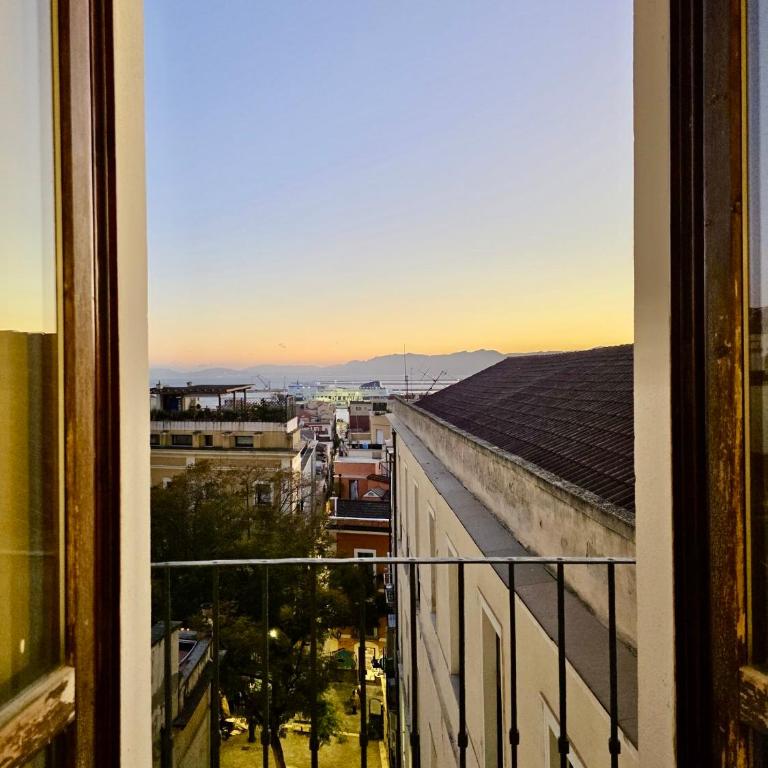 Sisters Guesthouse Cagliari Centro - Camera Matrimoniale con Balcone - 3