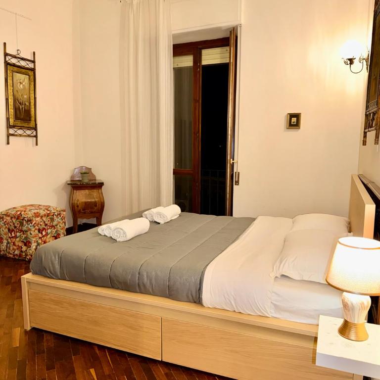 Sisters Guesthouse Cagliari Centro - Camera Matrimoniale con Balcone - 29