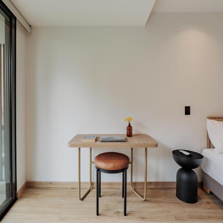 Lomm By Somos The Group - Studio with Balcony - 14
