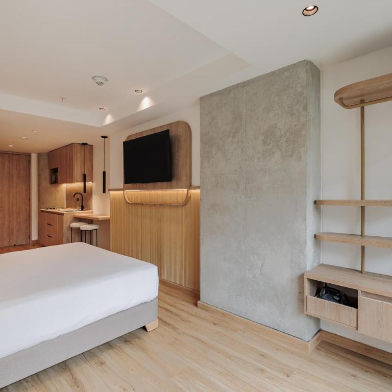Lomm By Somos The Group - Studio with Balcony - 15