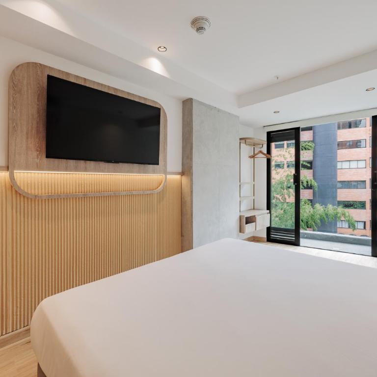 Lomm By Somos The Group - Studio with Balcony - 13