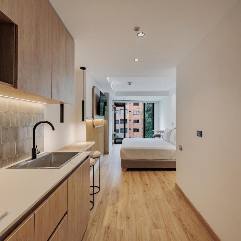 Lomm By Somos The Group - Studio with Balcony - 5