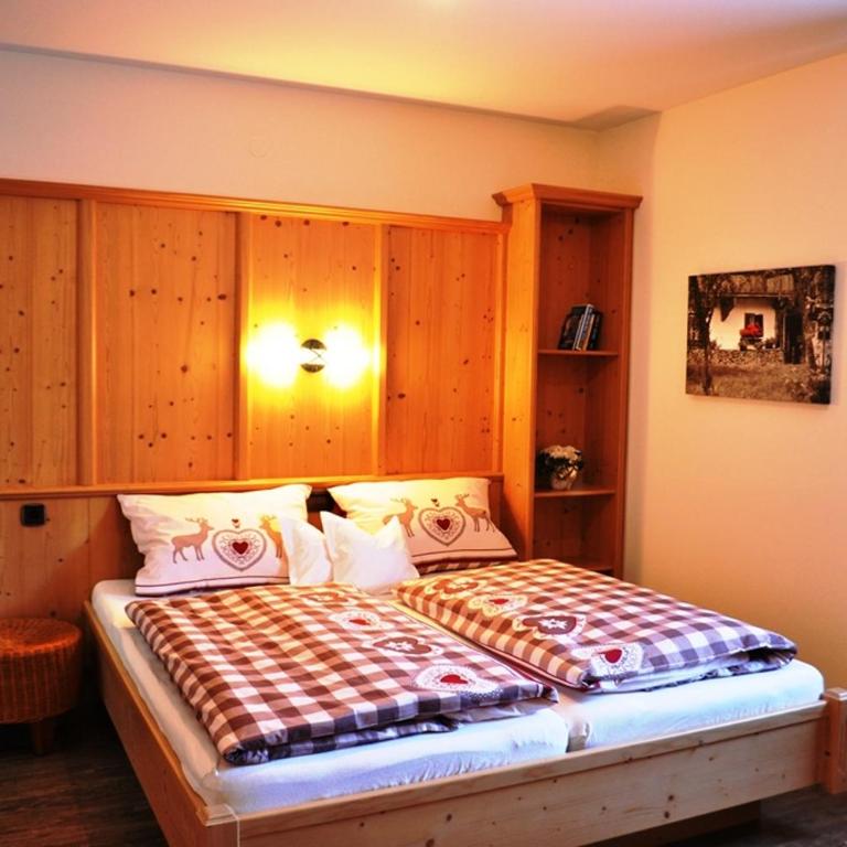Gästehäuser Schwemmbauer - Apartment mit 1 Schlafzimmer und Balkon - 4
