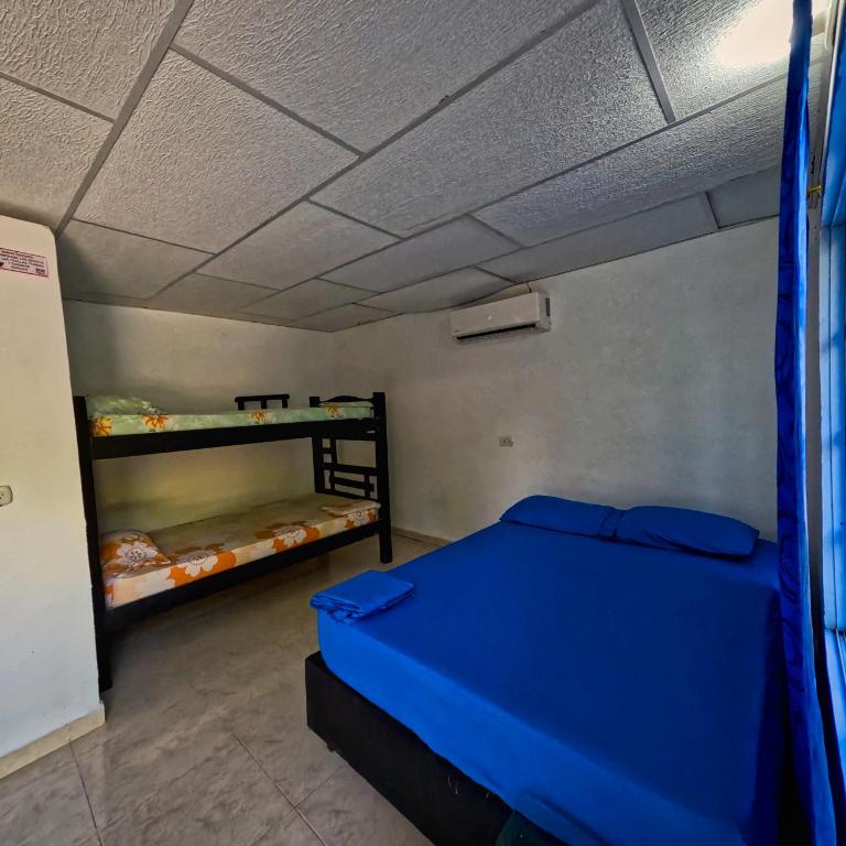 Hostal Bahia Bocachica - Family Room - 7