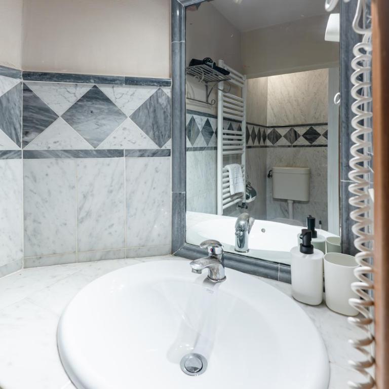 Gina Guest House - Two-Bedroom House - 17