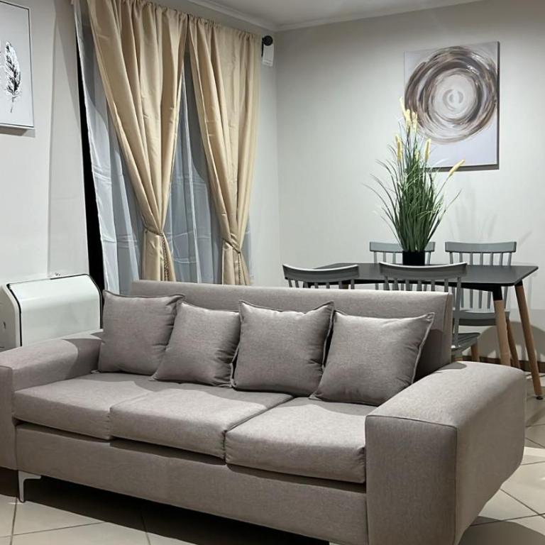 Hermosa casa con 4 habitaciones 2 baños Sector Oriente - Four-Bedroom House - 10