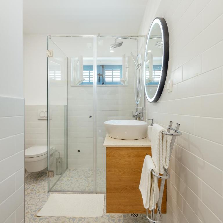 Magnolia Apartments - 3 min by walk to the beautiful beach - One-Bedroom Apartment with Garden - 4