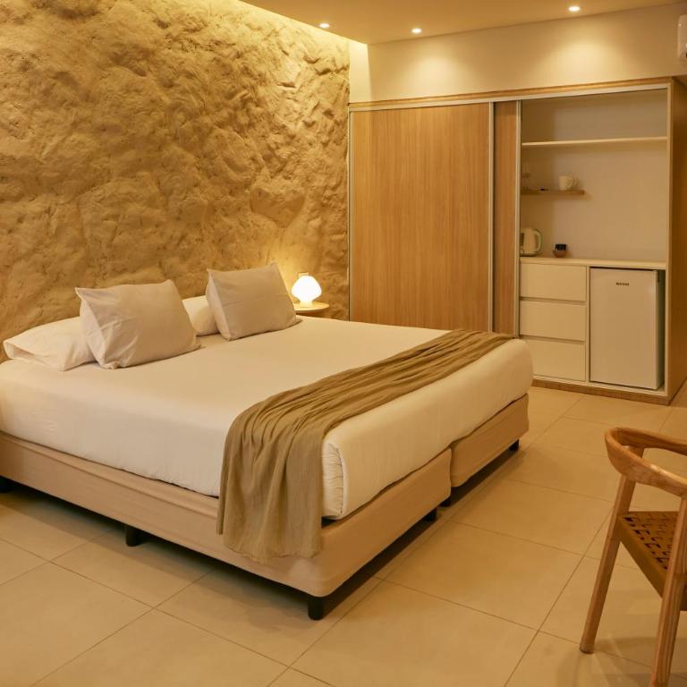 Alcántara Hotel Chacras de Coria - Habitación Doble con bañera de hidromasaje - 5