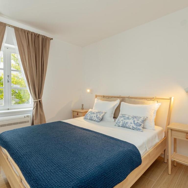Magnolia Apartments - 3 min by walk to the beautiful beach - One-Bedroom Apartment with Garden - 15