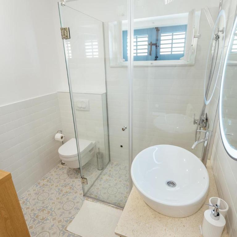 Magnolia Apartments - 3 min by walk to the beautiful beach - One-Bedroom Apartment with Garden - 18