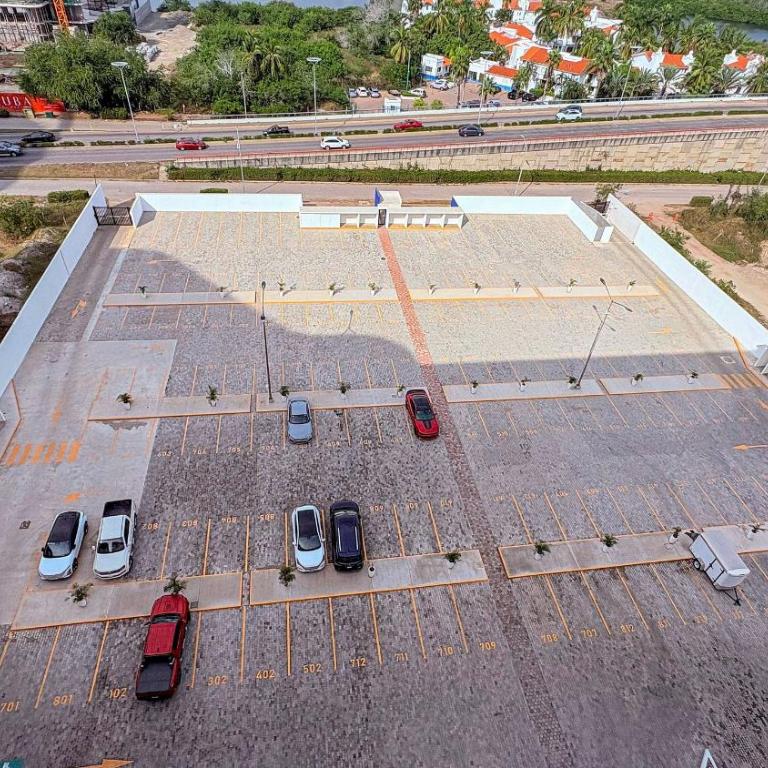Nautilus Grand Living · Marina Mazatlán - Three-Bedroom Apartment with Balcony - 5