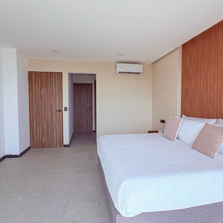 Nautilus Grand Living · Marina Mazatlán - Three-Bedroom Apartment with Balcony - 11