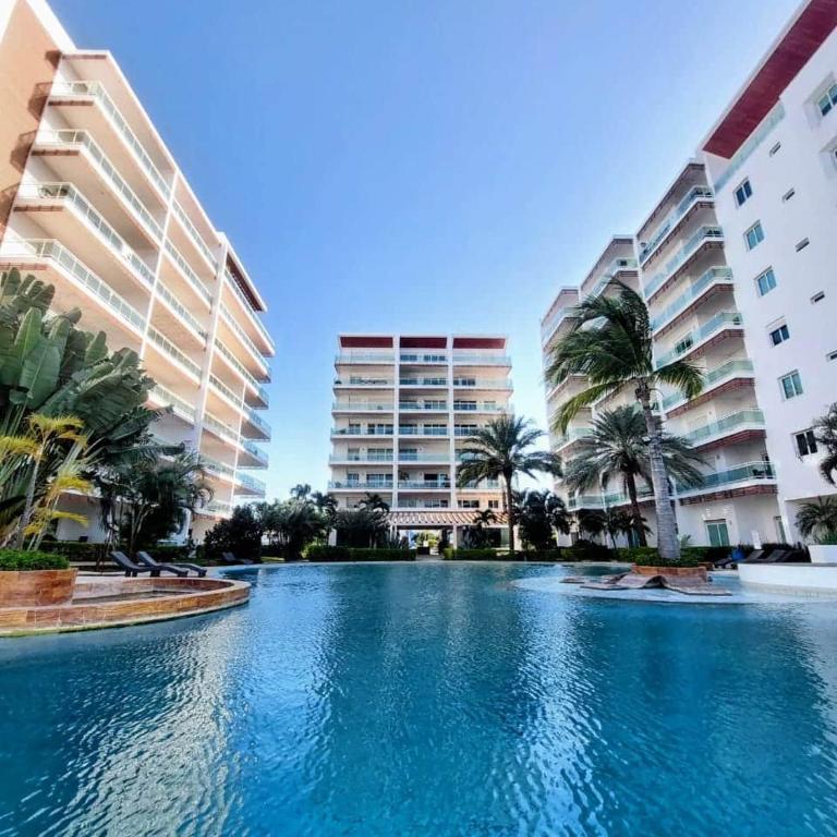 Spectacular view at Pacifika Marina - Apartment with Balcony - 1
