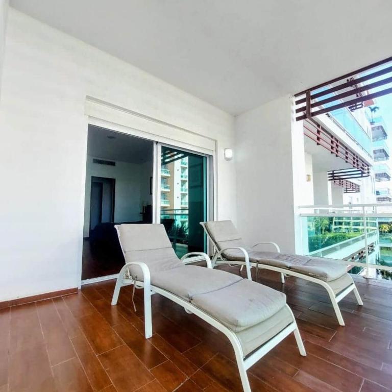 Spectacular view at Pacifika Marina - Apartment with Balcony - 10