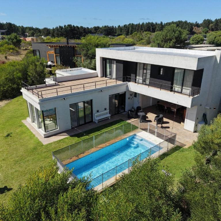 CASA COSTA ESMERALDA- Senderos 3 - Casa de 4 dormitorios - 1