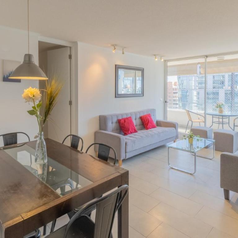 Kennedy Apartments Los Militares - Three-Bedroom Apartment with Balcony - 4