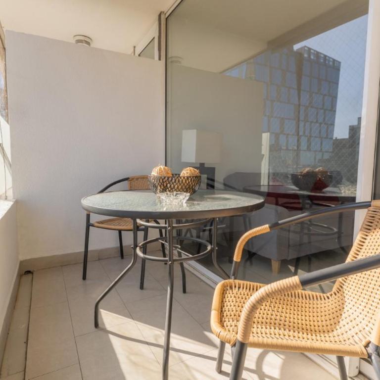Kennedy Apartments Los Militares - Three-Bedroom Apartment with Balcony - 19