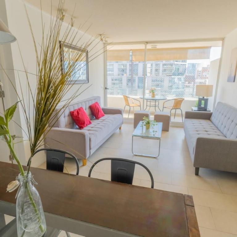 Kennedy Apartments Los Militares - Three-Bedroom Apartment with Balcony - 13