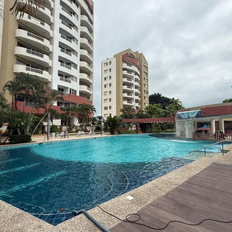 Tonsupa Playa Almendro - Three-Bedroom Apartment - Oceanfront - 17