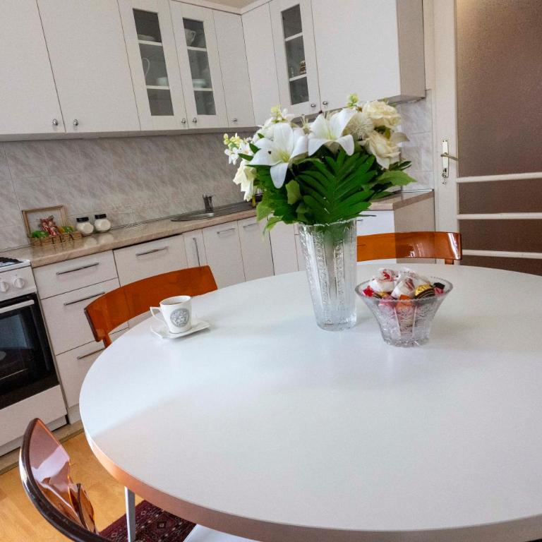 Vijećnica Grand Apartment Sarajevo - Two-Bedroom Apartment - 2