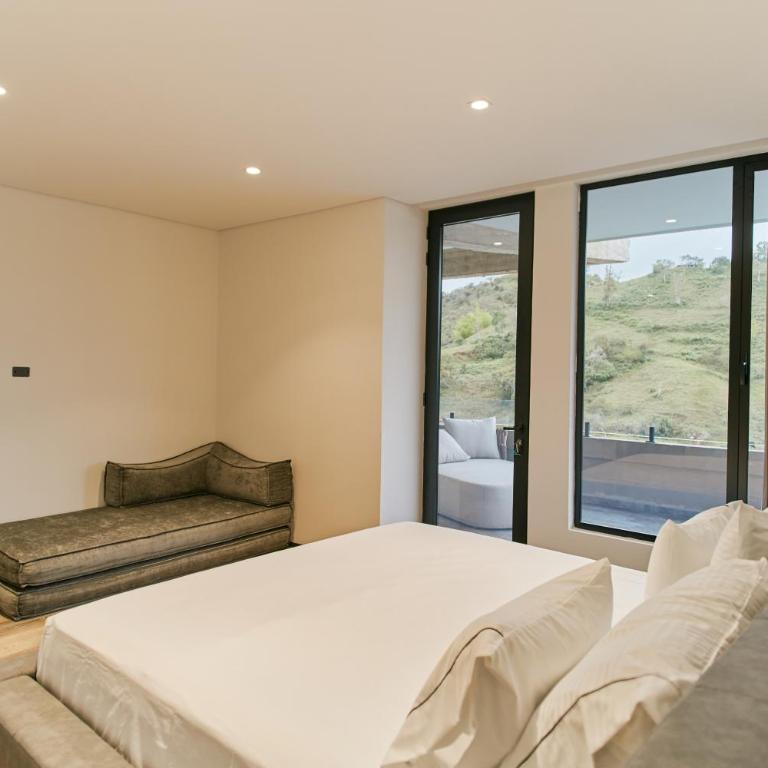 Roka Hotel - Suite Familiar - 9