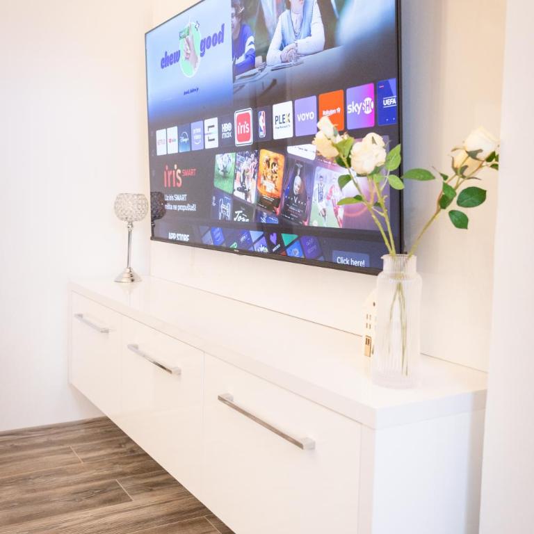 City Square - Two-Bedroom Apartment - 21