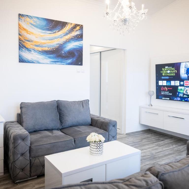 City Square - Two-Bedroom Apartment - 20