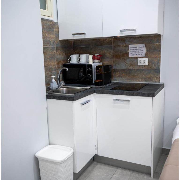 Richard Room & Apartment Policlinico - Deluxe Quadruple Room - 6