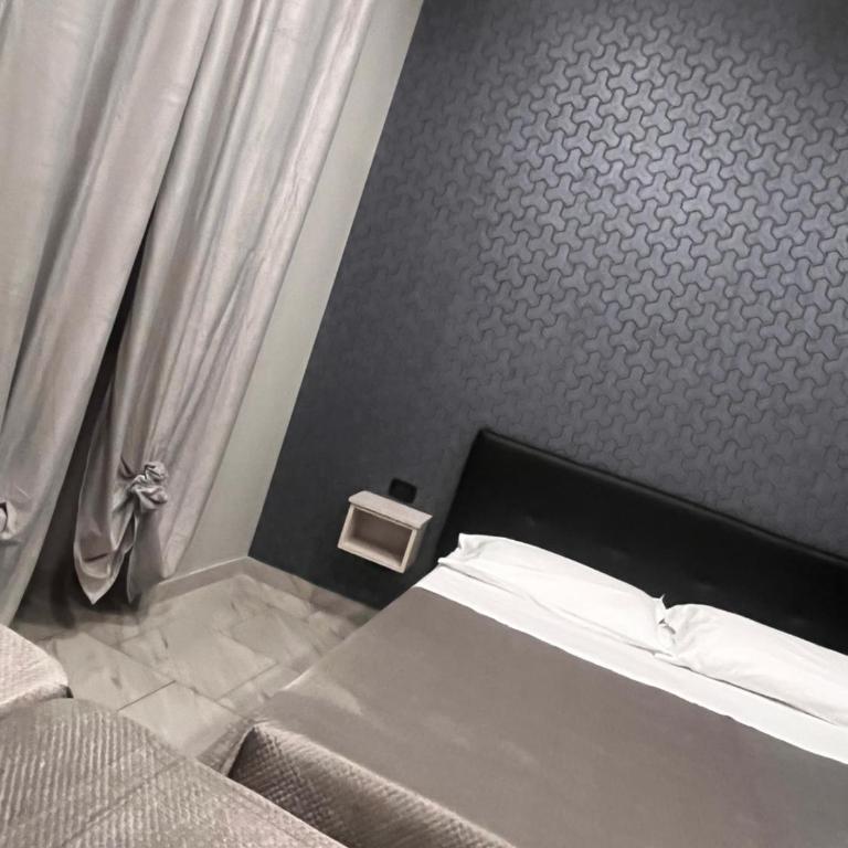 Hotels Int&rnational Napoli - Camera Quadrupla - 7