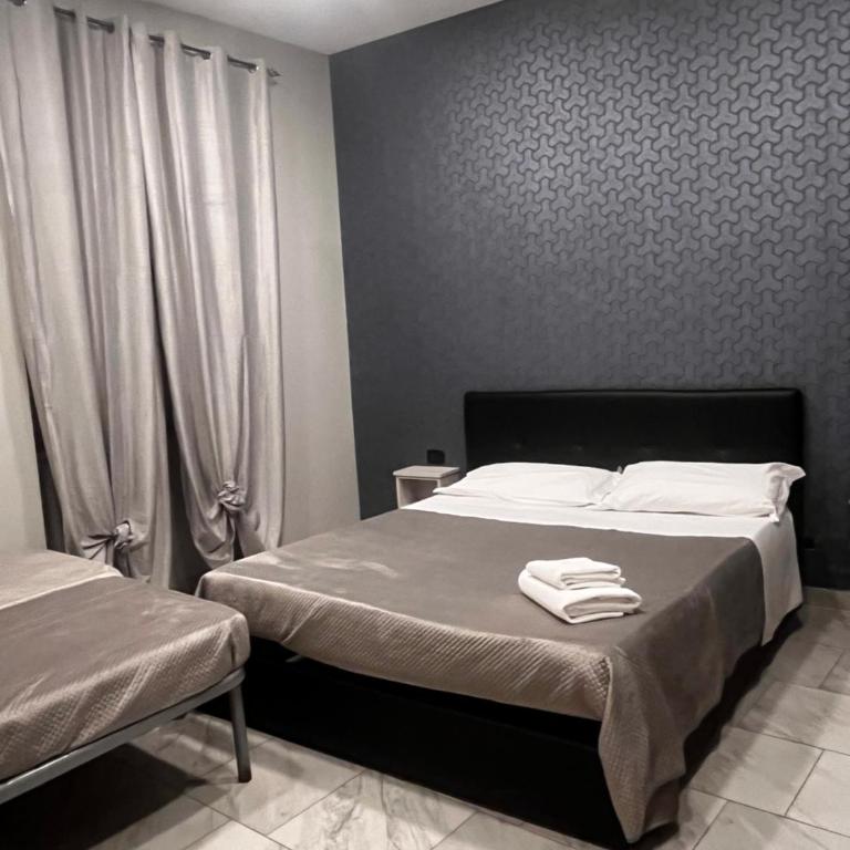 Hotels Int&rnational Napoli - Camera Tripla - 6