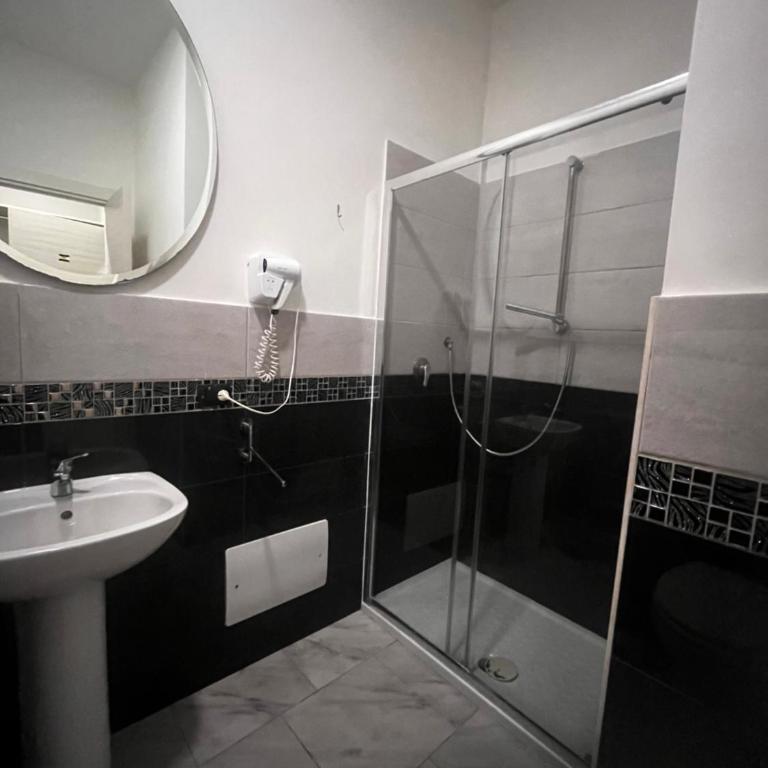 Hotels Int&rnational Napoli - Camera Matrimoniale - 4