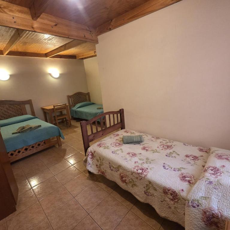 La Casa de Mireya - Quadruple Room with Bathroom - 3