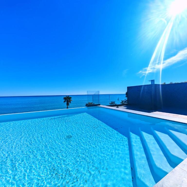Pearl Beach - Rooftop Pool Seaside - Apartamento con vistas a las montañas - 20