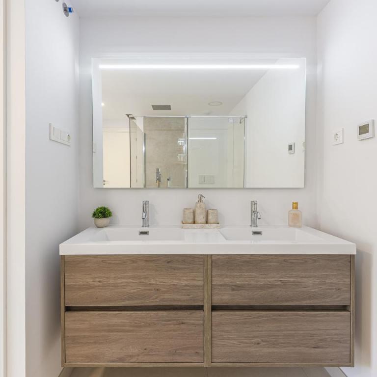 Bright and modern apartment with sea views - Apartamento - 74