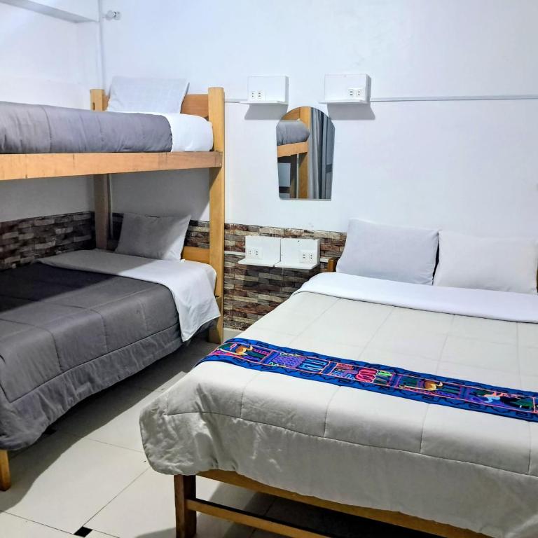 HOSTAL La RASA - Habitación Cuádruple Confort - 4
