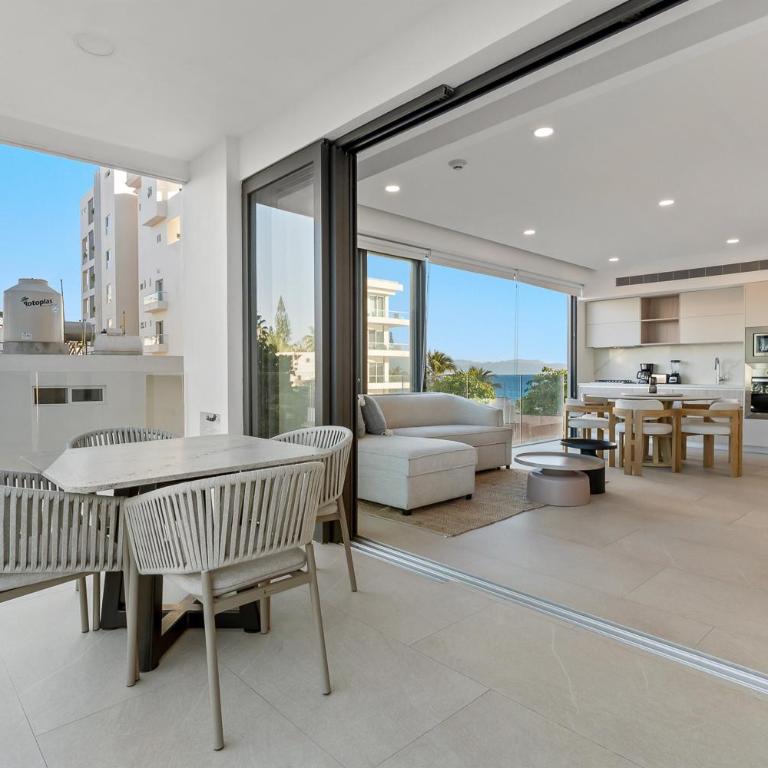 UDARA - Luxury Beachfront Living with Pools Gym Spa & Dining - Apartamento con vistas a la ciudad - 5