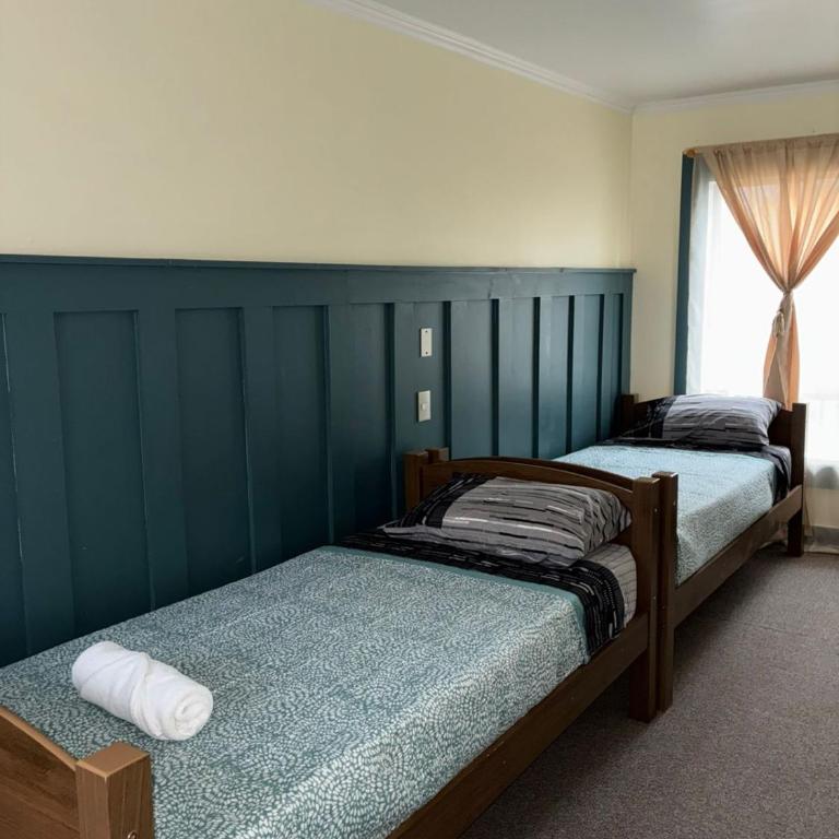 Bercy - Twin Room with Shared Bathroom - 2