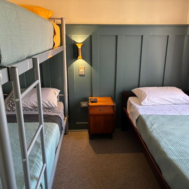 Bercy - Triple Room with Shared Bathroom - 1