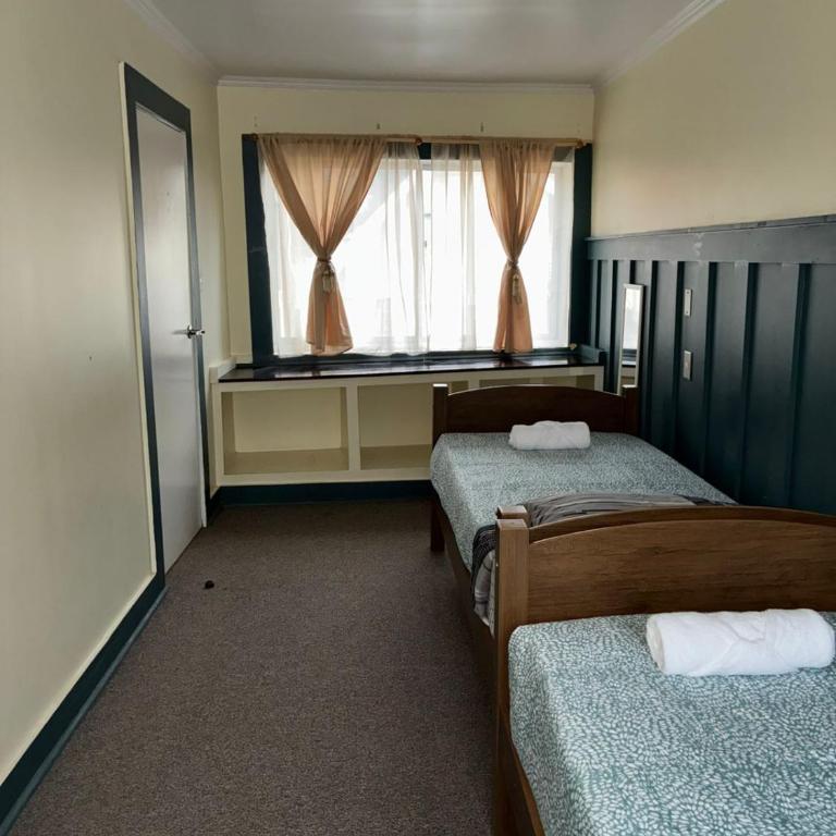 Bercy - Twin Room with Shared Bathroom - 4
